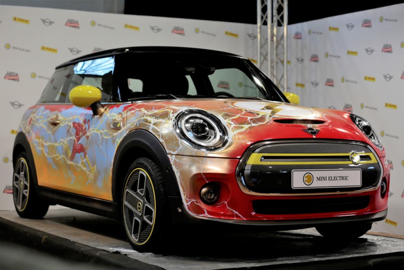 Xe dien MINI Cooper SE anh 2