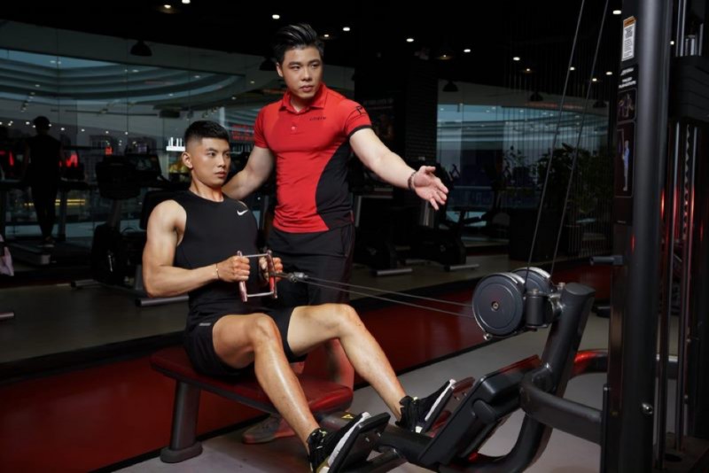 Nên đi tập tại phòng Gym hay mua máy để luyện tập ở nhà?