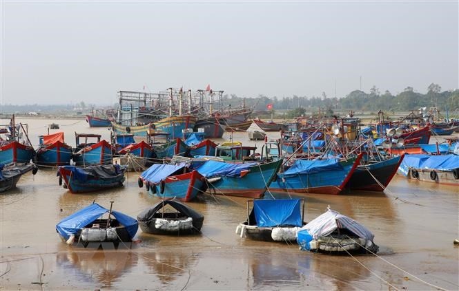 ung pho bao so 13 nghe an cam tau thuyen ra khoi tu 17 gio ngay 1311