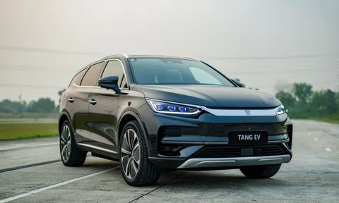 'Ông trùm' xe điện chuẩn bị ra mắt đối thủ Hyundai Santa Fe tại Việt Nam, tên gọi khiến MXH dậy sóng tranh cãi