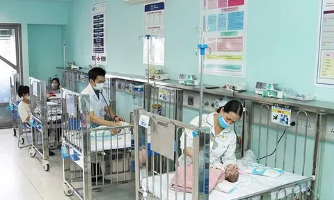 Tiêu chảy cấp do virus Rota, bác sĩ hướng dẫn phòng bệnh cho trẻ trước mùa dịch