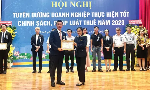 Ceragem Việt Nam Vinh Dự nhận giấy khen từ Cục Thuế Thành Phố Hồ Chí Minh